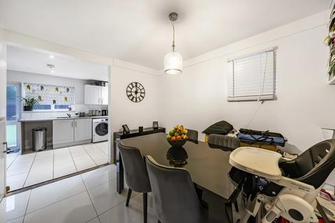 22 Blake Road, Bicester, OX26 3HG