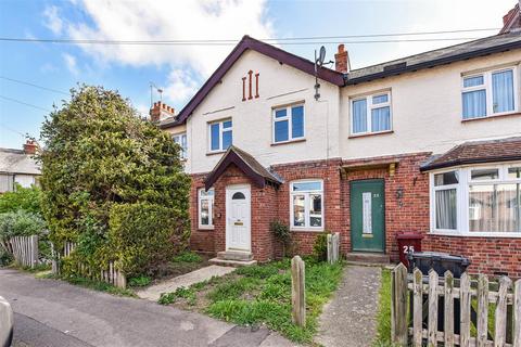 3 bedroom terraced house to rent, St. James Square, Chichester