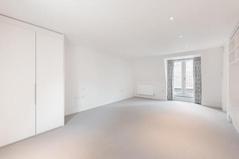 3 bedroom detached house to rent, Cadogan Lane, Knightsbridge, London, SW1X