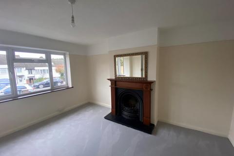 3 bedroom flat to rent, Benhurst Gardens, South Croydon CR2