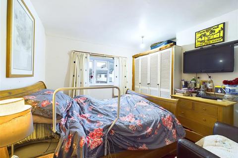 155 Beauchamp Road, West Molesey, KT8 2PJ