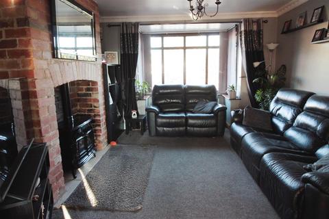 4 bedroom semi-detached house for sale, Abraham Hill, Leeds LS26