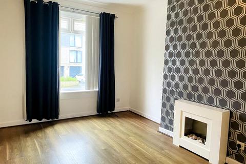 2 bedroom house to rent, Wellmeadow Road, Glasgow G43