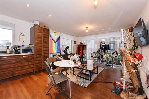 1 bedroom apartment to rent, 392 Albany Road, London, SE5