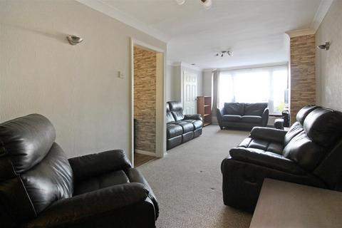 4 bedroom end of terrace house to rent, Rhodaus Close, Canterbury