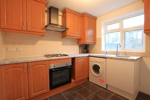 2 bedroom terraced house to rent, Inverness Road, Hounslow TW3