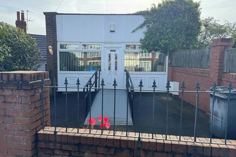 1 bedroom flat for sale, Hawes Side Lane, Blackpool, Lancashire, FY4 4AA