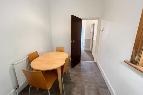 4 bedroom house to rent, Bath Road, Bristol BS4