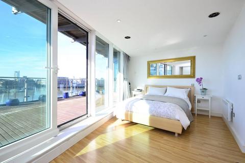 2 bedroom flat to rent, Halcyon Wharf, Wapping, London, E1W