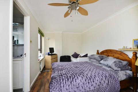 2 bedroom flat to rent, The Highway, Wapping, London, E1W