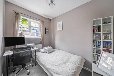 Flat 1, Macgregor House Thornton Road, London, SW12 0LE