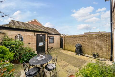 68 Ashby Road, Bicester, OX26 2LB