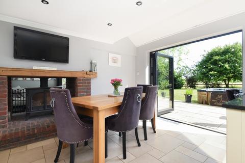 undefined, Finn Farm Road, Kingsnorth