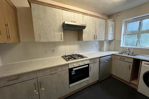 3 bedroom semi-detached house to rent, Malden Fields, Bushey WD23