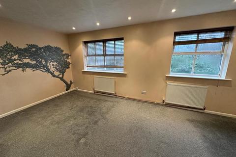 3 bedroom semi-detached house to rent, Malden Fields, Bushey WD23