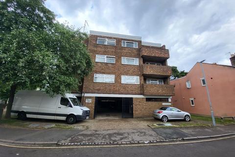 undefined, Luton LU1