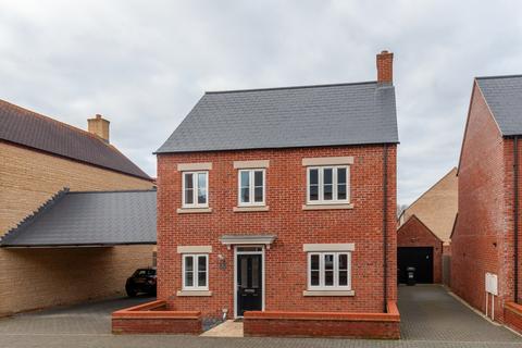 4 bedroom detached house to rent, Aintree Way, Bicester, Oxfordshire, OX26