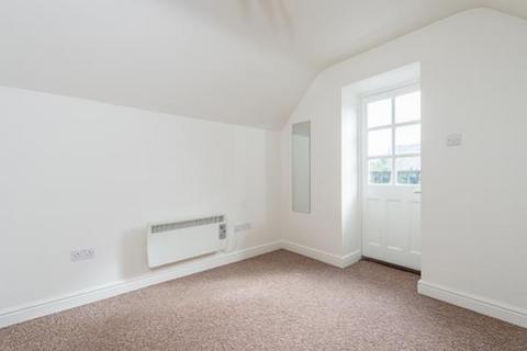 2 bedroom apartment to rent, Corn Street, Witney OX28 6DB