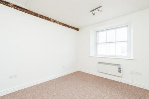 2 bedroom apartment to rent, Corn Street, Witney OX28 6DB