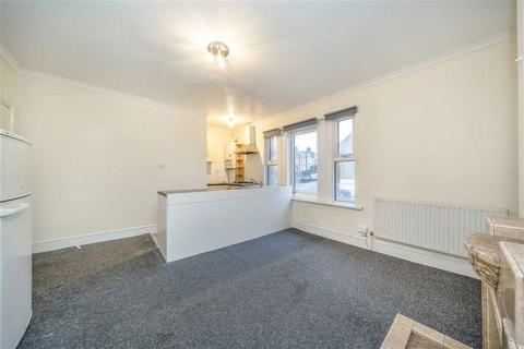 1 bedroom flat to rent, Bramshot Avenue, London SE7