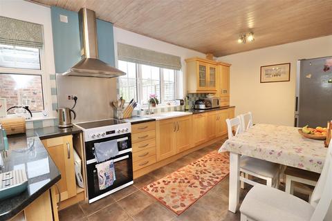 3 bedroom terraced house for sale, Garden Cottages, Everingham, York