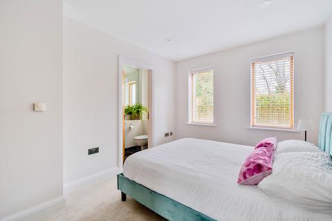 2 bedroom flat for sale, Copse Road, Cobham, KT11