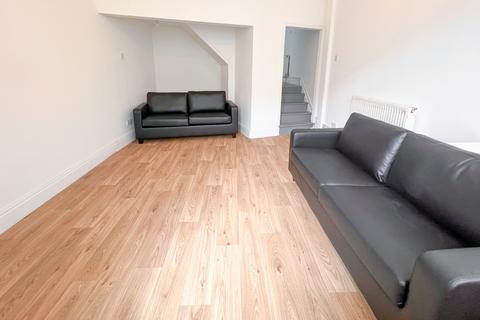 4 bedroom terraced house to rent, Stokes Croft, Bristol BS1