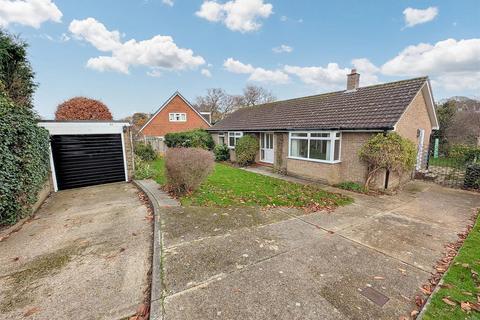 2 bedroom detached bungalow for sale, Glynn Close, Seaview, PO34 5JZ