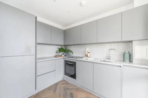 1 bedroom flat to rent, Lynne Court, London