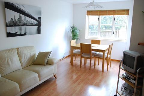 2 bedroom flat for sale, Curtis Drive, London, W3