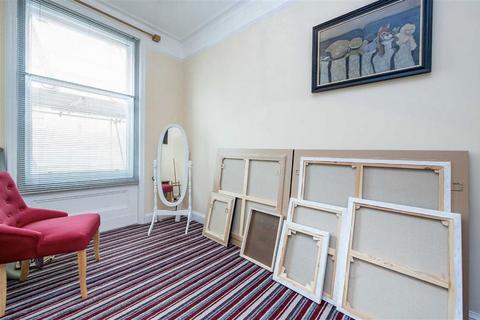 2 bedroom flat to rent, Ridgmount Gardens, London WC1E