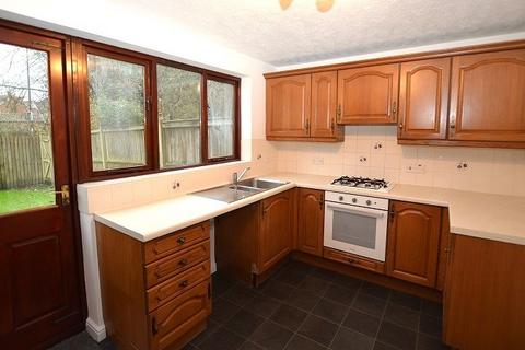 2 bedroom terraced house to rent, Mayhouse Road, Burgess Hill RH15