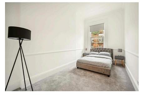 3 bedroom flat to rent, Green Street, Mayfair, London