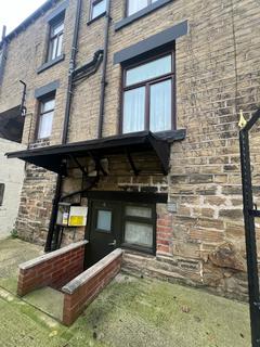 4 bedroom terraced house to rent, Cross Mount Street, Batley, WF17