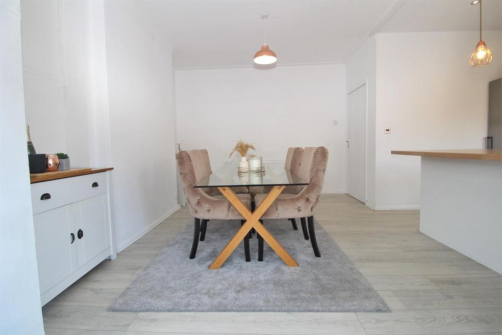 Open Plan Kitchen and Dining Room