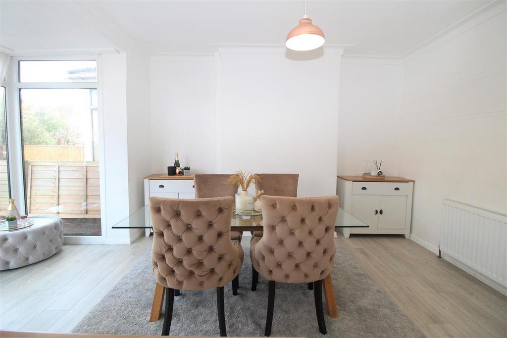 Open Plan Kitchen and Dining Room