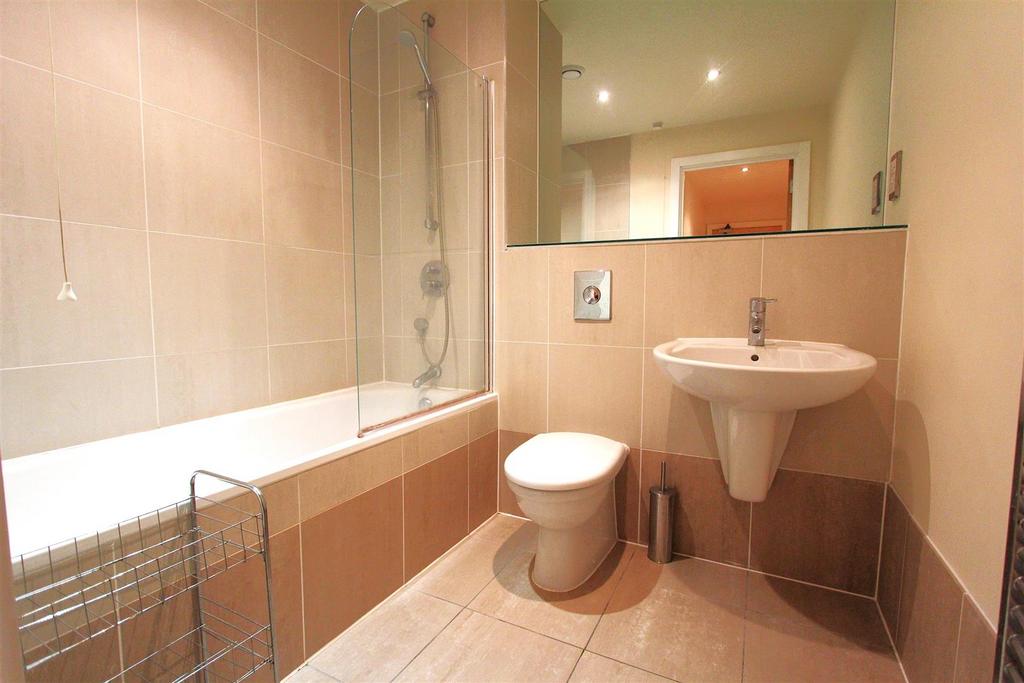 Bathroom.JPG