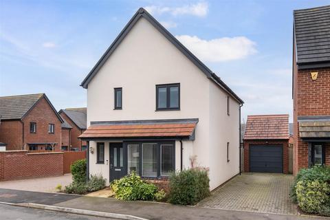 3 bedroom detached house for sale, Brooklands Drive, Evesham WR11