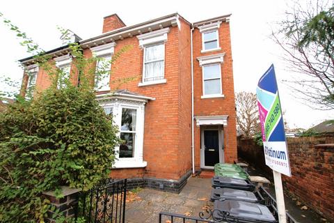 1 bedroom semi-detached house to rent, Bransford Road, Worcester WR2