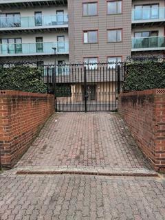 Property to rent, Fletcher Street, London