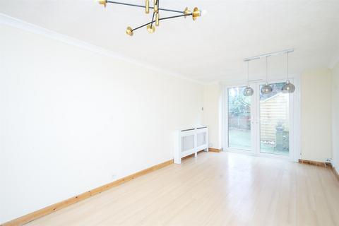 2 bedroom apartment to rent, South Holmes Road, Horsham, RH13