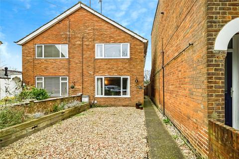 3 bedroom semi-detached house for sale, Buckingham Road, Aylesbury, Buckinghamshire, HP19