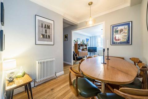 2 bedroom flat for sale, Streatham High Road, London SW16