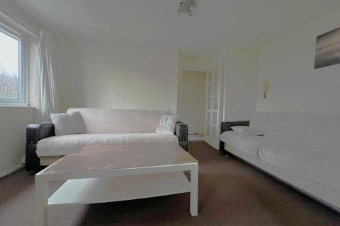 1 bedroom flat to rent, Whitehead Close