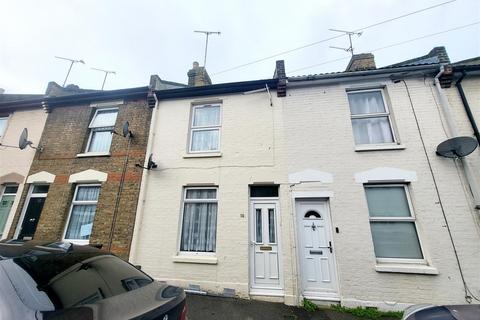 2 bedroom terraced house to rent, Wickham Street, Rochester