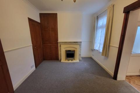 2 bedroom terraced house to rent, Wickham Street, Rochester