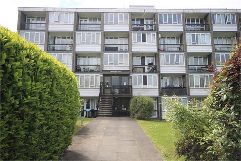 2 bedroom flat to rent, Ashbourne Court, Ashbourne Close, Woodside Park, N12