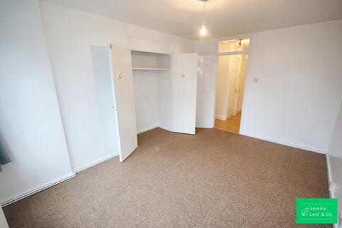 2 bedroom flat to rent, Ashbourne Court, Ashbourne Close, Woodside Park, N12