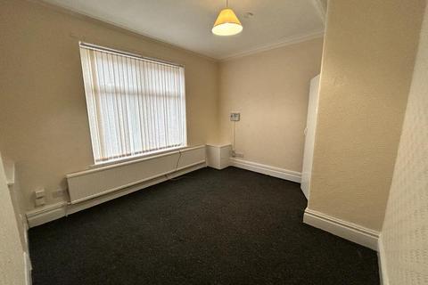 3 bedroom house to rent, Lewis Street, Eccles,