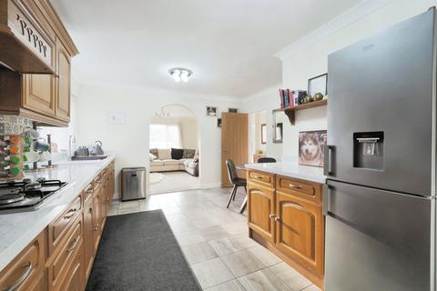 60 Akeferry Road, Westwoodside, Doncaster, DN9 2DS